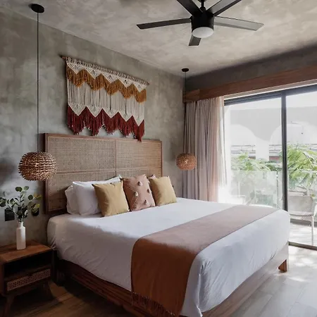 Contemporary Condo Central & Well-Located